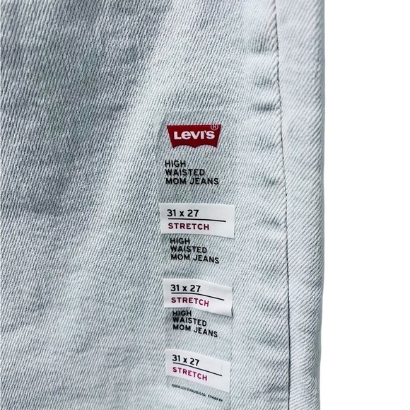 Levi's NWT SilverTab High-Waisted Mom Jeans 31x27 Light Wash Blue Denim Pants - Picture 4 of 7